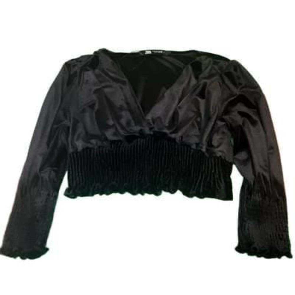 PREOWNED!! ZARA Women’s Black Velvet Plunge neck Smocked Ruffle Cropped Blouse M